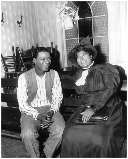 nat-e2809ckinge2809d-cole-e-mahalia-jackson-sul-set-del-film-e2809cst-louis-bluese2809d-hollywood-california-28-ottobre-1957-ap-photo.jpg