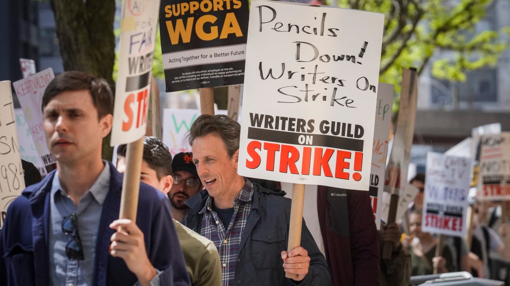 seth-meyers-on-strike-1-6543720-1693522582392.jpg