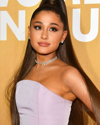 09-ariana-grande.w330.h412.jpg