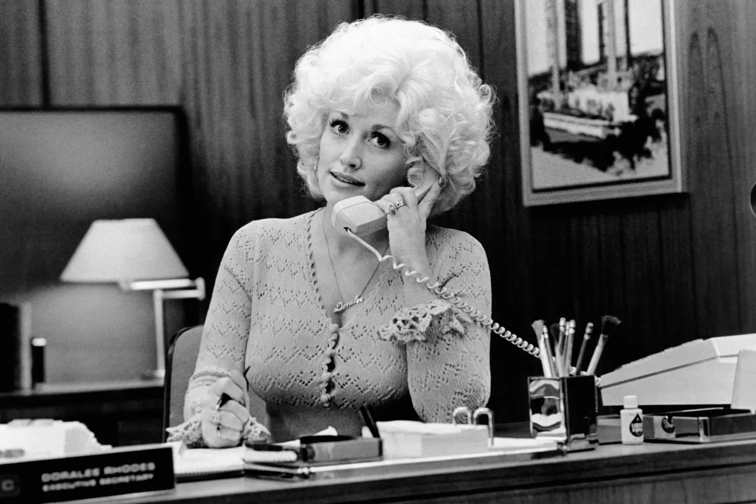 dolly-parton-9-to-5-112823-4f64109cb2bb4d118931a9842f944979.jpg