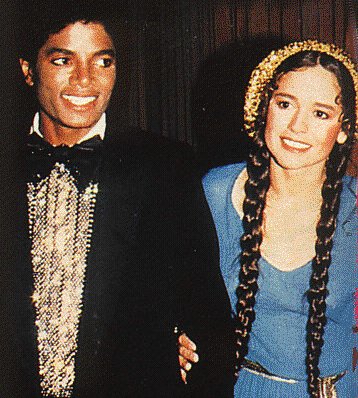 Michael-Jackson-And-Nicolette-Larson-celebrities-who-died-young-41006221-358-398.jpg