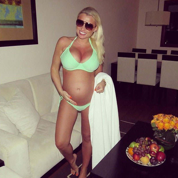 billie-faiers-dubai-bikini.jpg