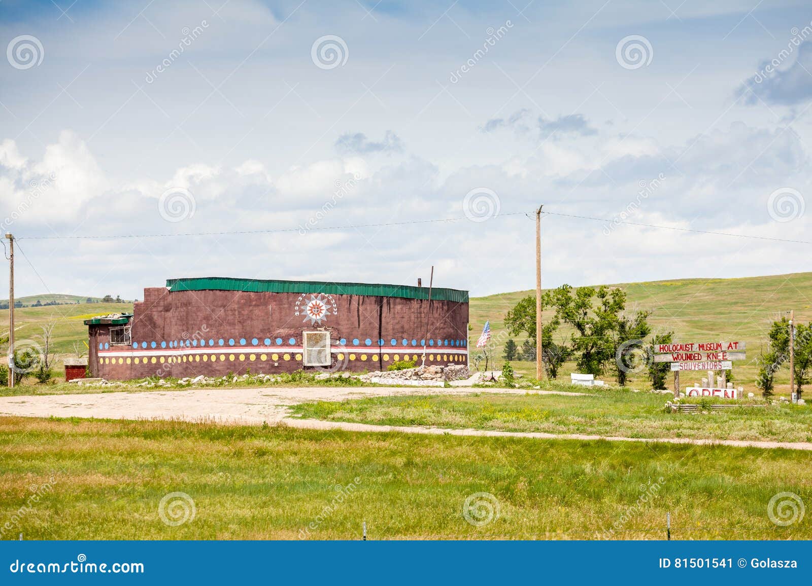 holocaust-museum-wounded-knee-pine-ridge-indian-reservation-south-dakota-usa-81501541.jpg